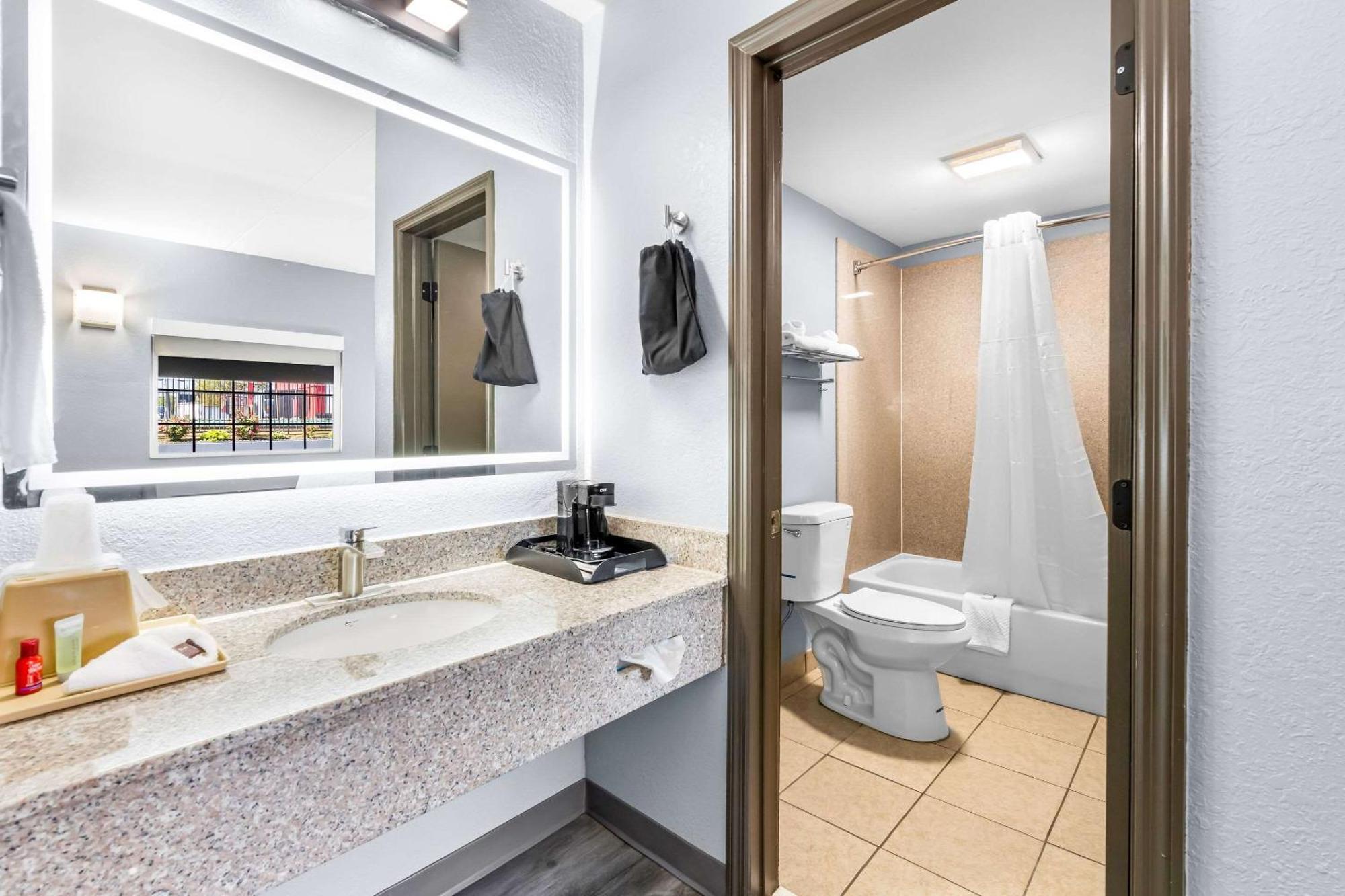 Quality Inn Lawrenceburg Eksteriør billede